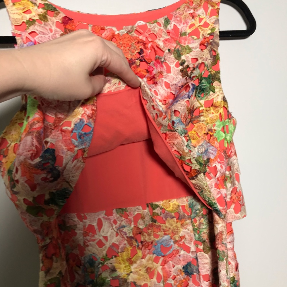 Badgley Mischka Floral Lace Sleeveless Popover Dress In Coral Multicolor Size 6 - Picture 4 of 8